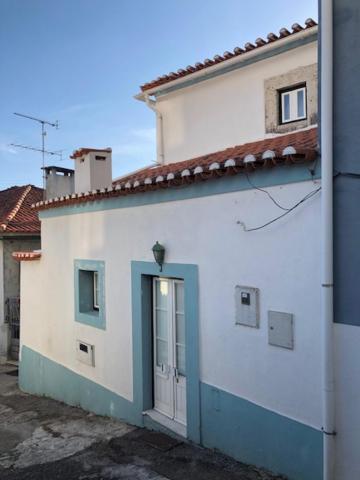 Typical Small House Near Lisbon Oeiras Exterior foto